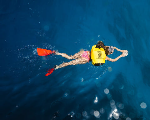 Können Sie mit einem Trockensack schwimmen? | Sind Trockenbeutel tauchfähig?