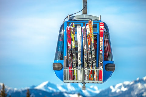 どのくらいの頻度でスキー用品を更新する必要がありますか?