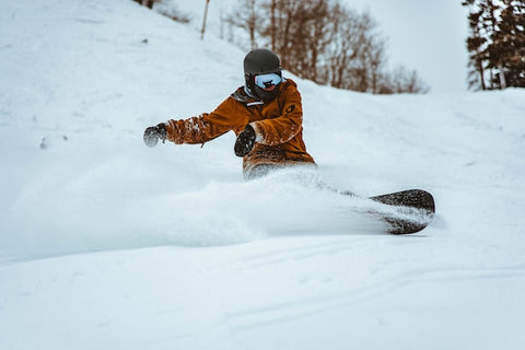 La mejor beca de esquí y snowboard para estudiantes